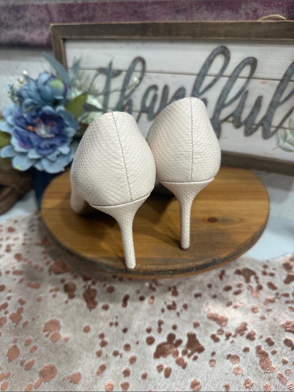 Jessica Simpson Cream Textured Pointed-Toe Pumps - Picture 3 of 7